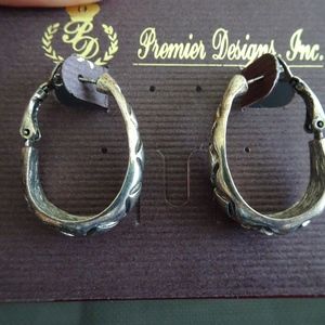 Premier Designs Xit #30155 Silver Tone Earrings